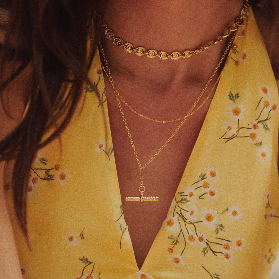 Estée Aria T-Bar Pendant Necklace — A Closer Look