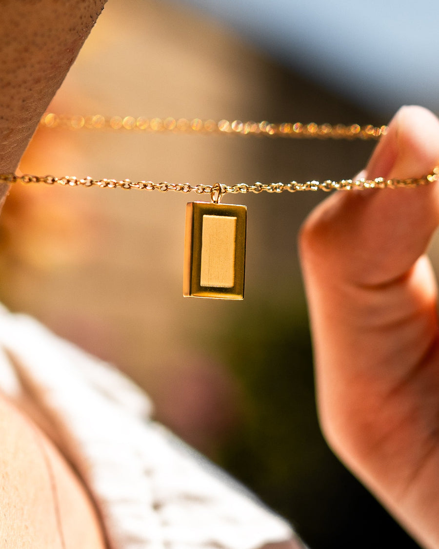 Eterna Necklace Gold — Styling Possibilities