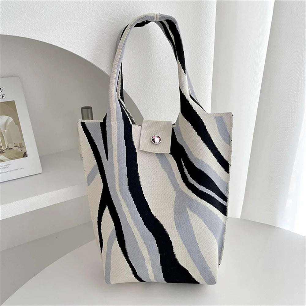 New Corrugation Knitted Handbag Girl Casual Shoulder Bag Women Retro Large Capacity Commuter Bucket Bag Phone Keys Purse 28*18cm