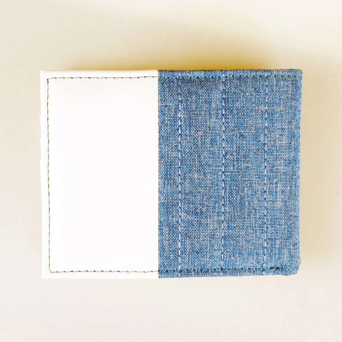 High quality Bifold men's wallet with fashionable and personalized cardholder ID card slot