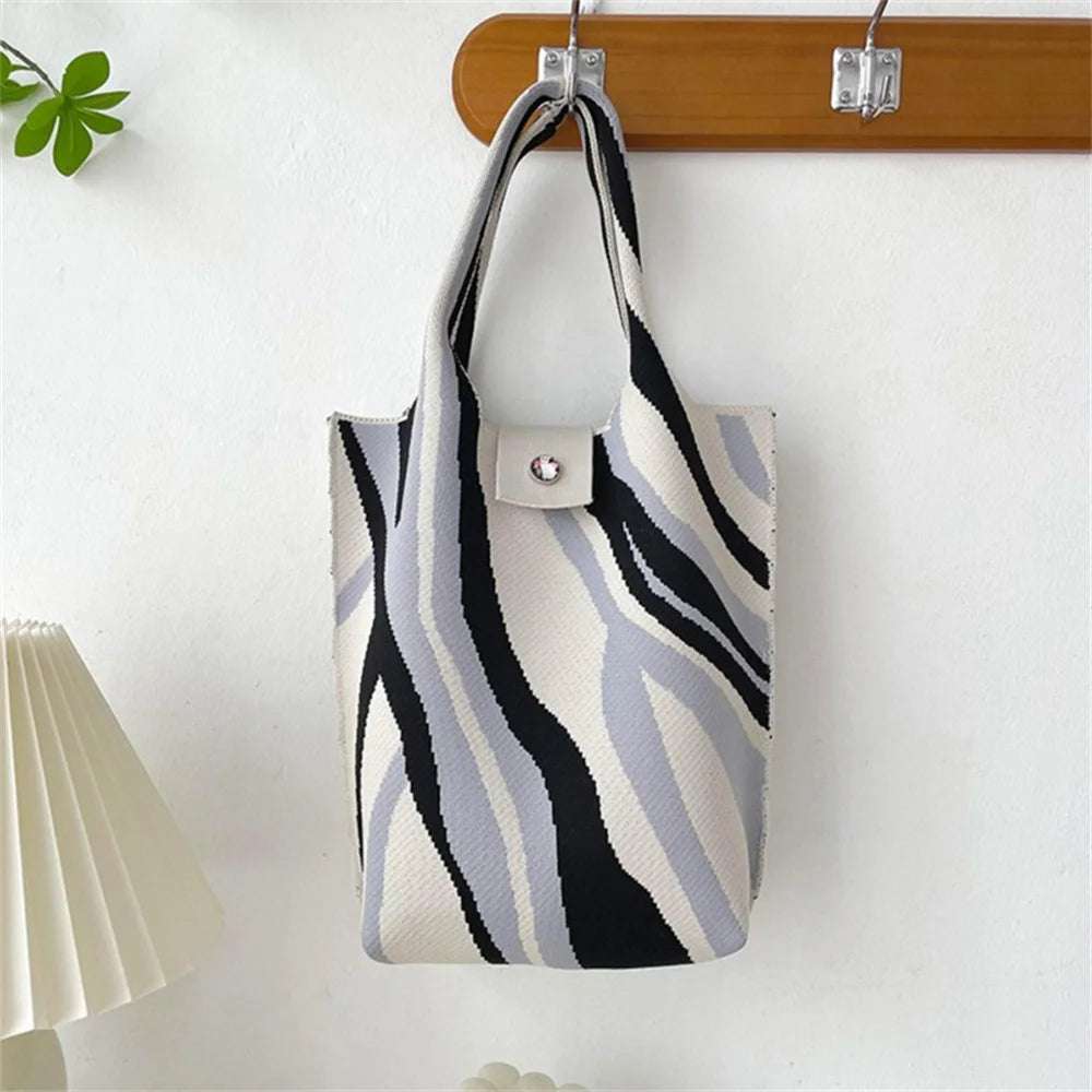 New Corrugation Knitted Handbag Girl Casual Shoulder Bag Women Retro Large Capacity Commuter Bucket Bag Phone Keys Purse 28*18cm
