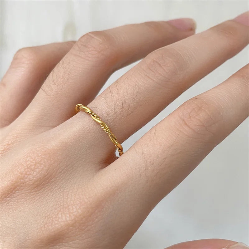 2023 2mm Minimalist Stainless Steel Knuckle Rope Twist Chain Ring for Women Girls Gold Plated Braided Ring Waterproof Jewelry
