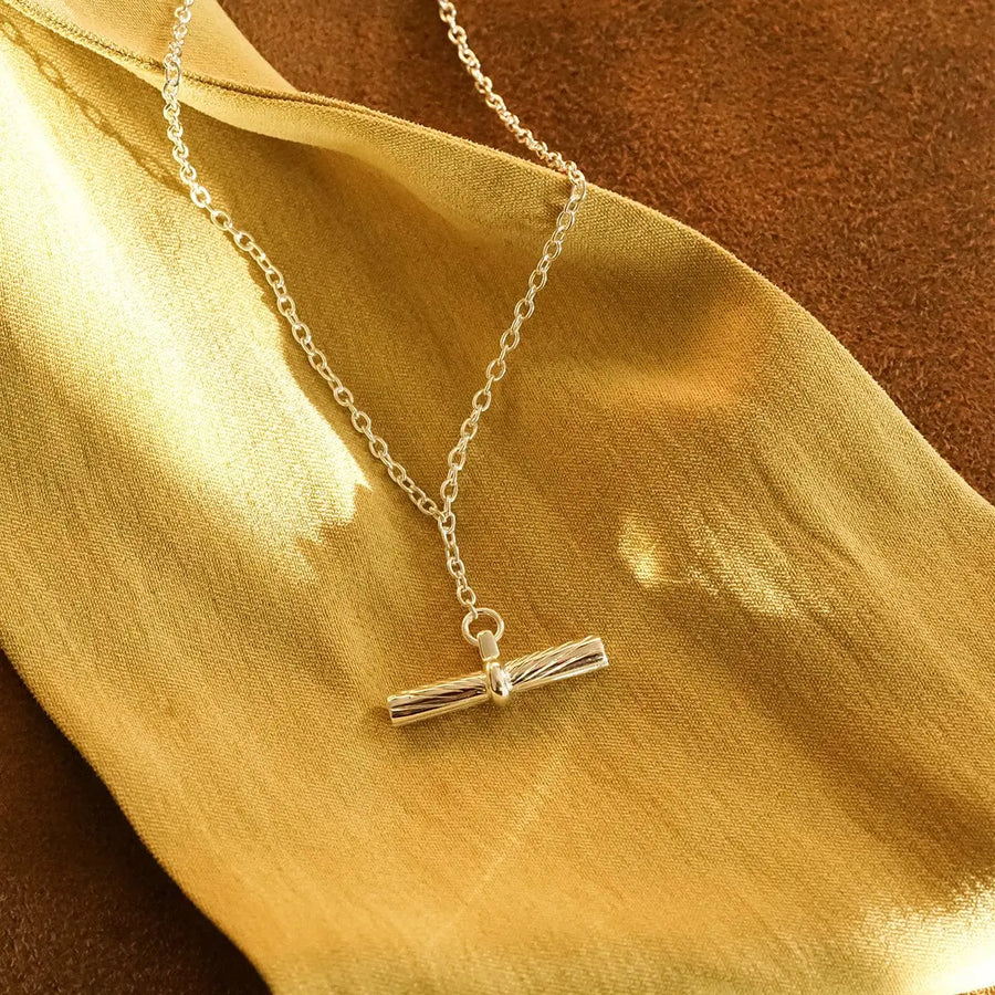 Estée Aria T-Bar Necklace — An Everyday Accent