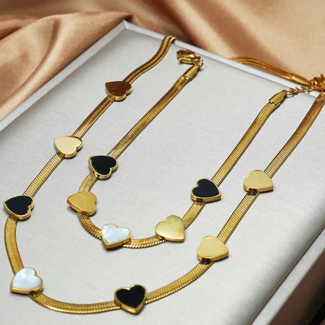 Women's Heart Shape 18K Gold Plated Necklace and Bracelet Set - EastCurated