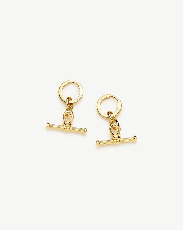 Ridge T-Bar Drop Huggie Earrings | 18k Gold Plated